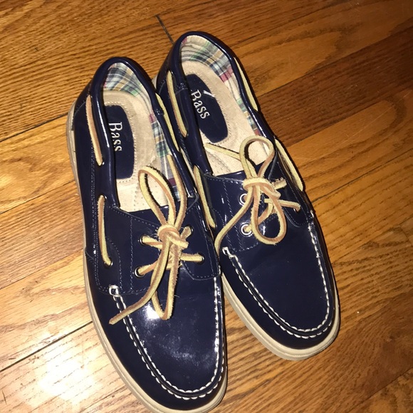 navy boat shoes womens
